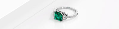 Peora 14K gold emerald ring