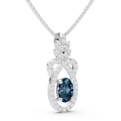 Regal Knot Oval Focus Splendor Pendant