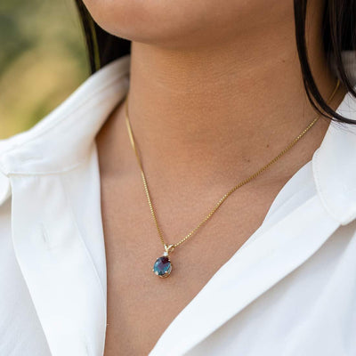 Alexandrite and Diamond Pendant Necklace 14K Yellow Gold 3.25 Carats Oval