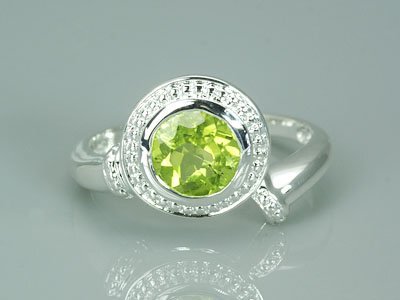 Peridot Ring Sterling Silver Round Shape 1.5 Carats