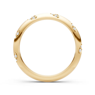 Twisted Gold Band Ring with Diagonally Set Round-Cut Lab-Grown Diamonds