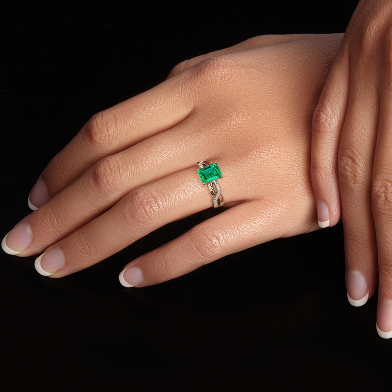 Colombian Emerald and Diamond Modern Infinity Ring 14K Yellow Gold 1.50 Carats Emerald Cut