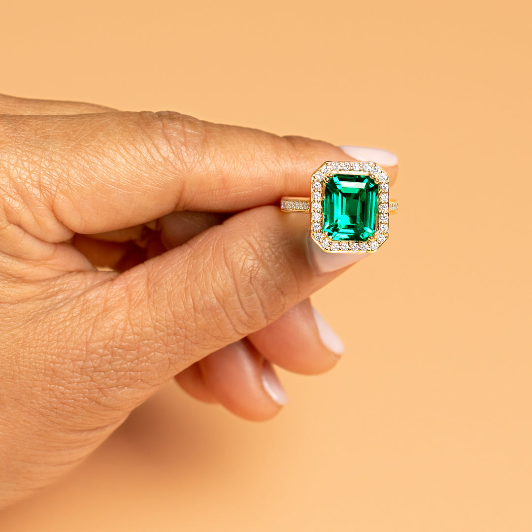 Vivid Green Colombian Emerald and Diamond Ring in 14K Gold Ct