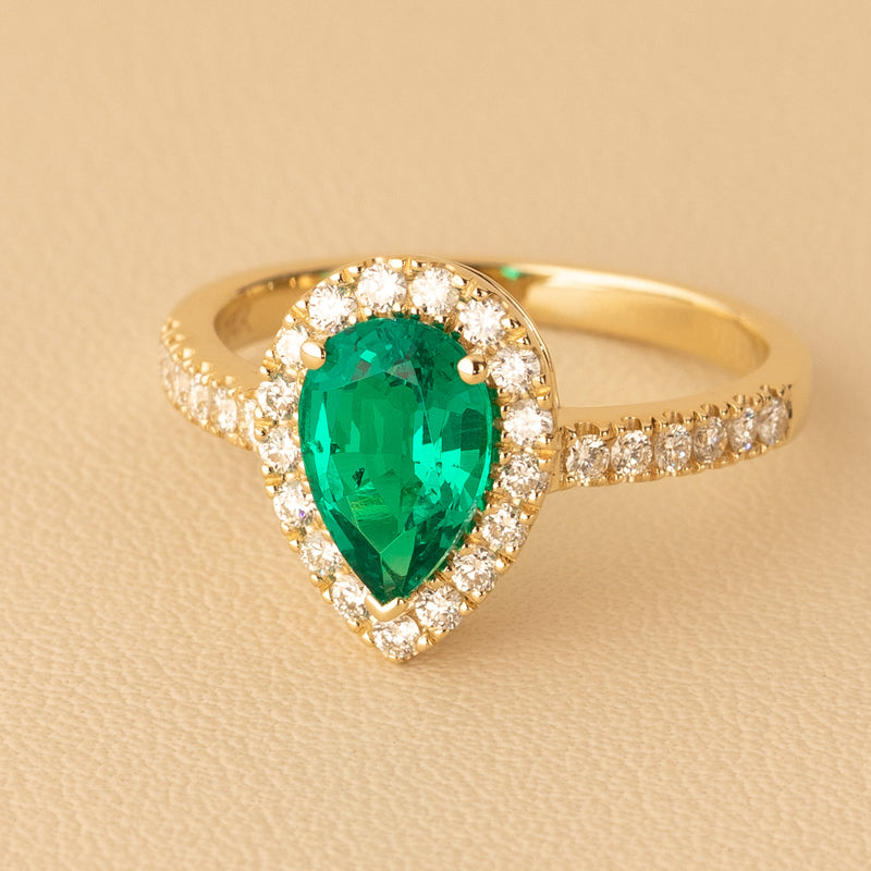 Peora Colombian Emerald Ring Pear Shape 14K Yellow Gold with Diamonds