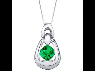 Video of Peora Simulated Emerald Sungate Solitaire Pendant Necklace in Sterling Silver SP11492. Includes a Peora gift box. Free shipping, 30-day returns, authenticity guaranteed. 